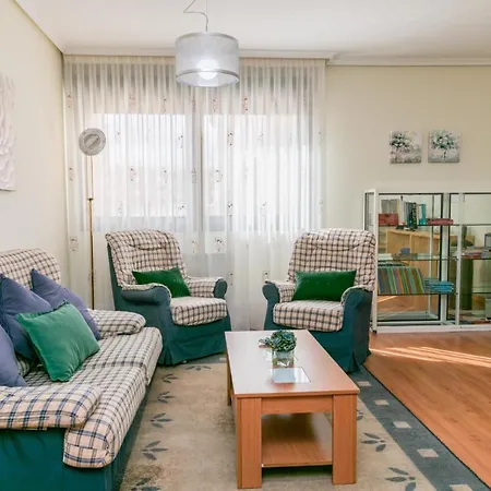 Piso Turistico Perotas Apartment *
