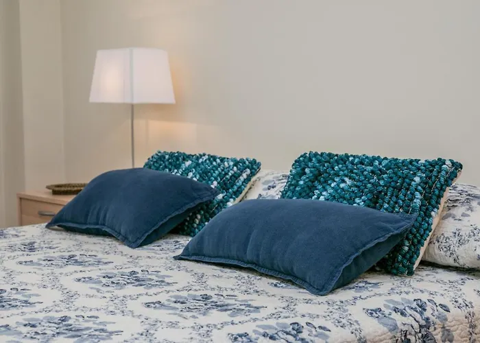 Piso Turistico Perotas Apartment *