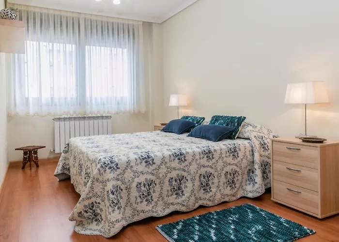 Piso Turistico Perotas Apartment *